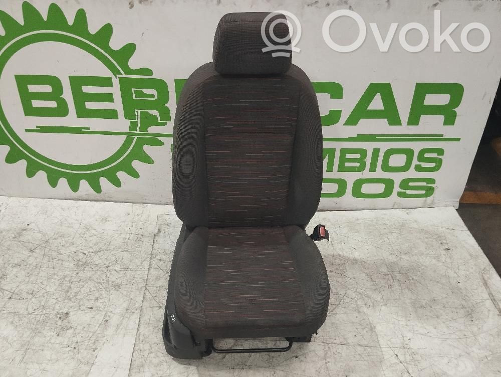Ford C-MAX I Etumatkustajan istuin 