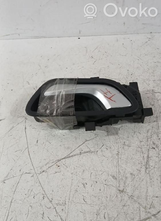 KIA Stonic Manecilla interna puerta trasera 