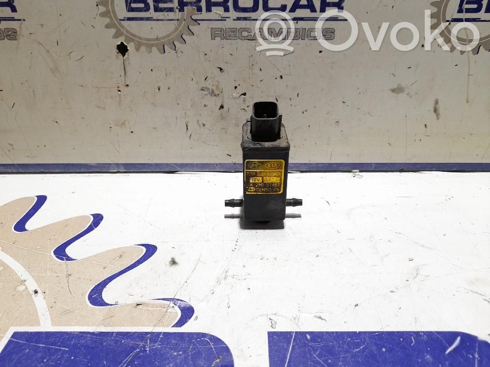 KIA Carens I Windscreen/windshield washer pump 