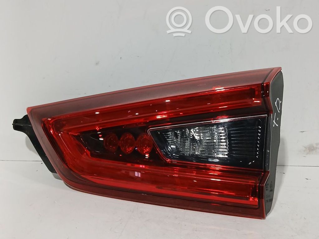 Nissan Qashqai Luci posteriori del portellone del bagagliaio 