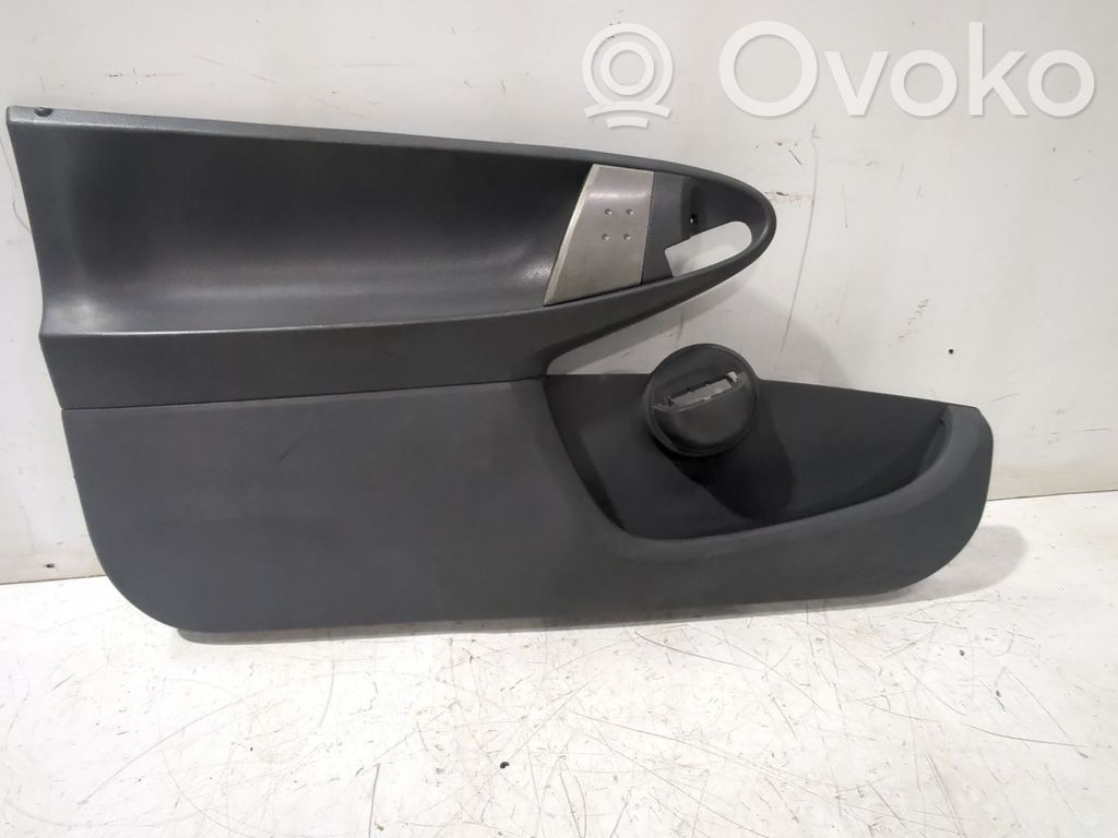 Peugeot 107 Revestimiento de puerta delantera