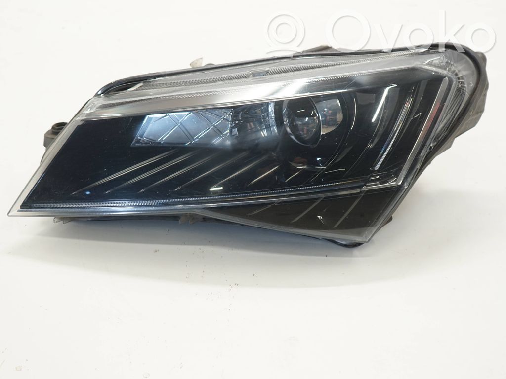 Skoda Superb B8 (3V) Far 