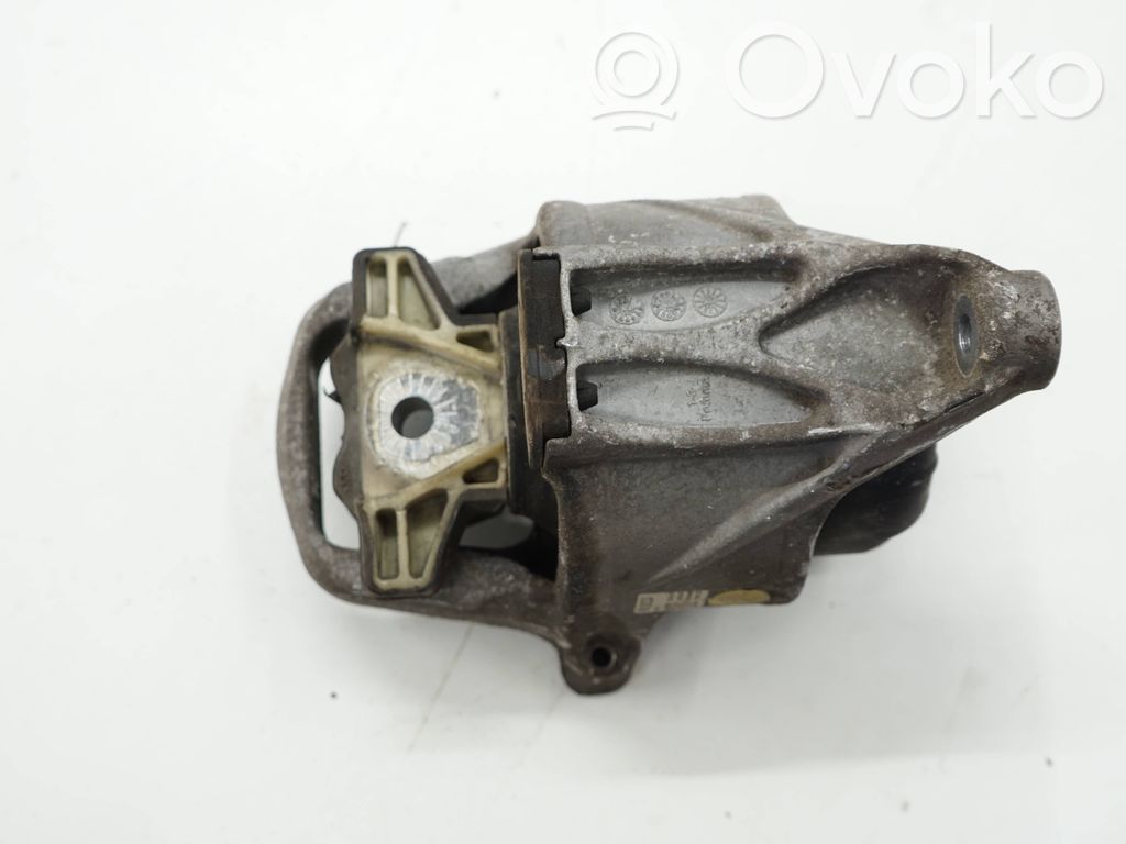 Audi A4 S4 B9 8W Engine mount bracket 