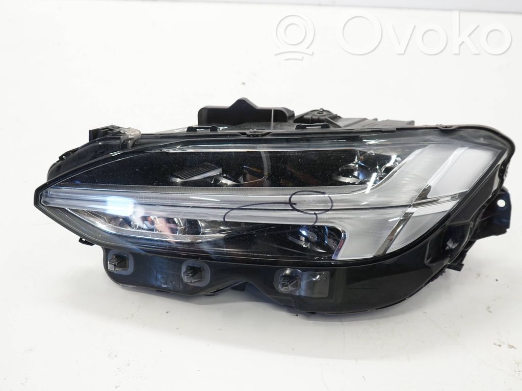 Volvo S90, V90 Scheinwerfer 
