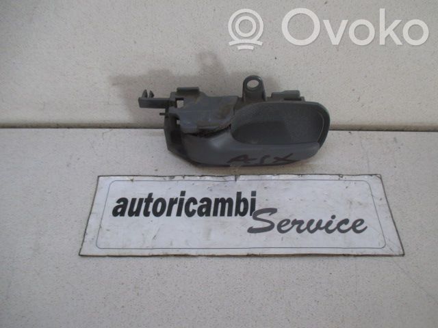 Manecilla interna puerta delantera   9143K9