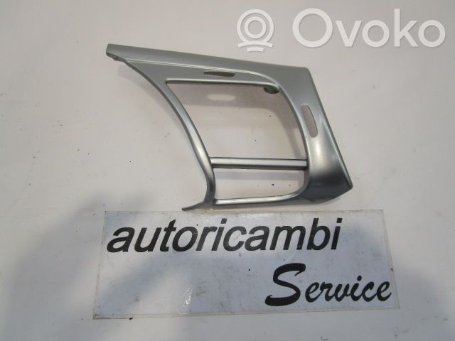 Lancia Ypsilon Moldura del panel 