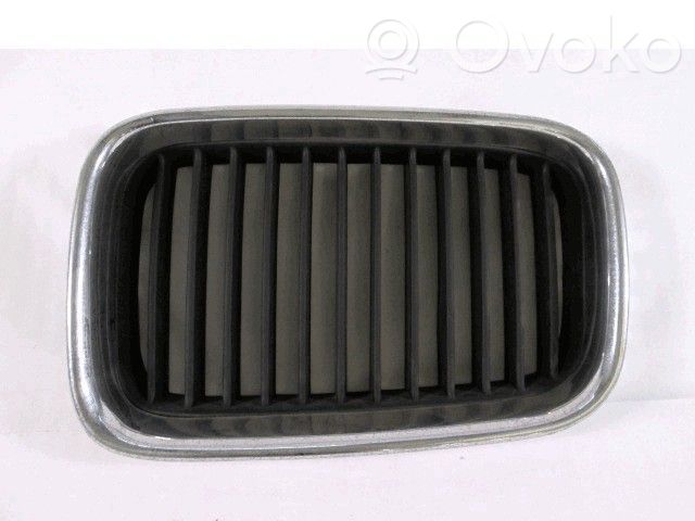 Mercedes-Benz C W202 Grilă radiator față 