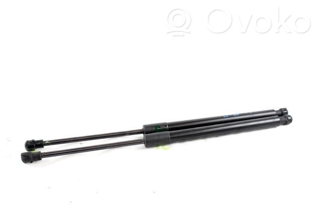 Opel Karl Konepellin kaasujousi 
