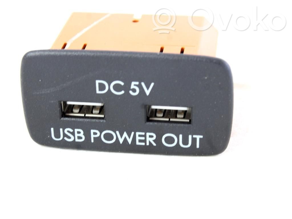 Subaru XV II USB socket connector 