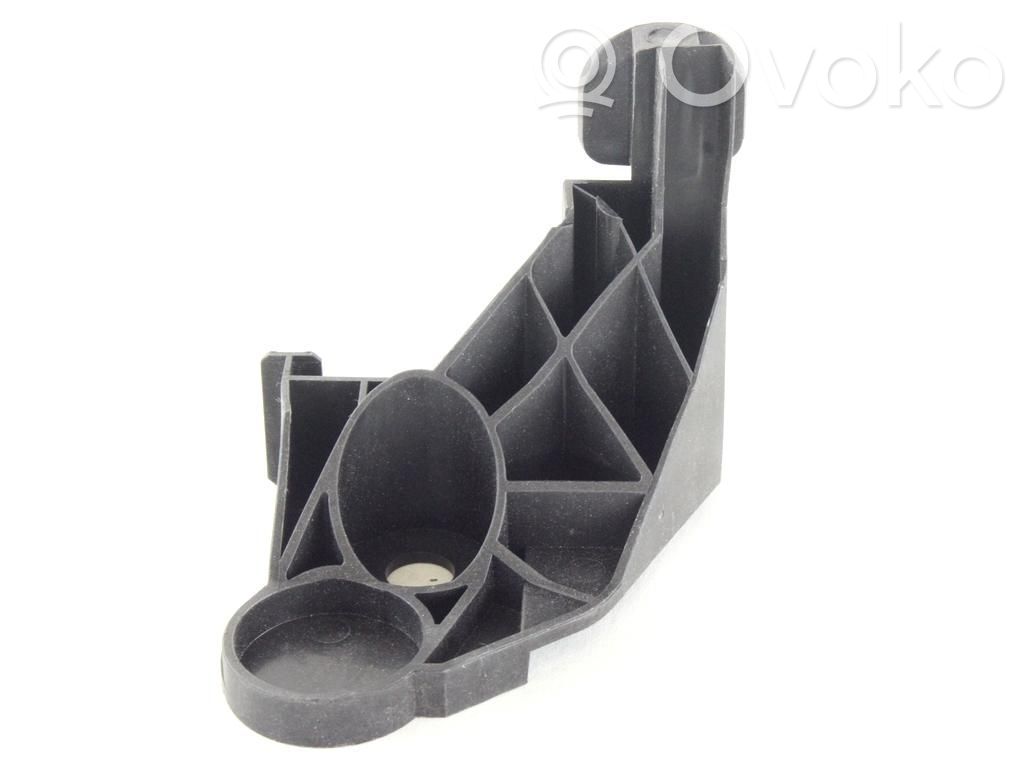 Soporte del parachoques delantero   51117030619