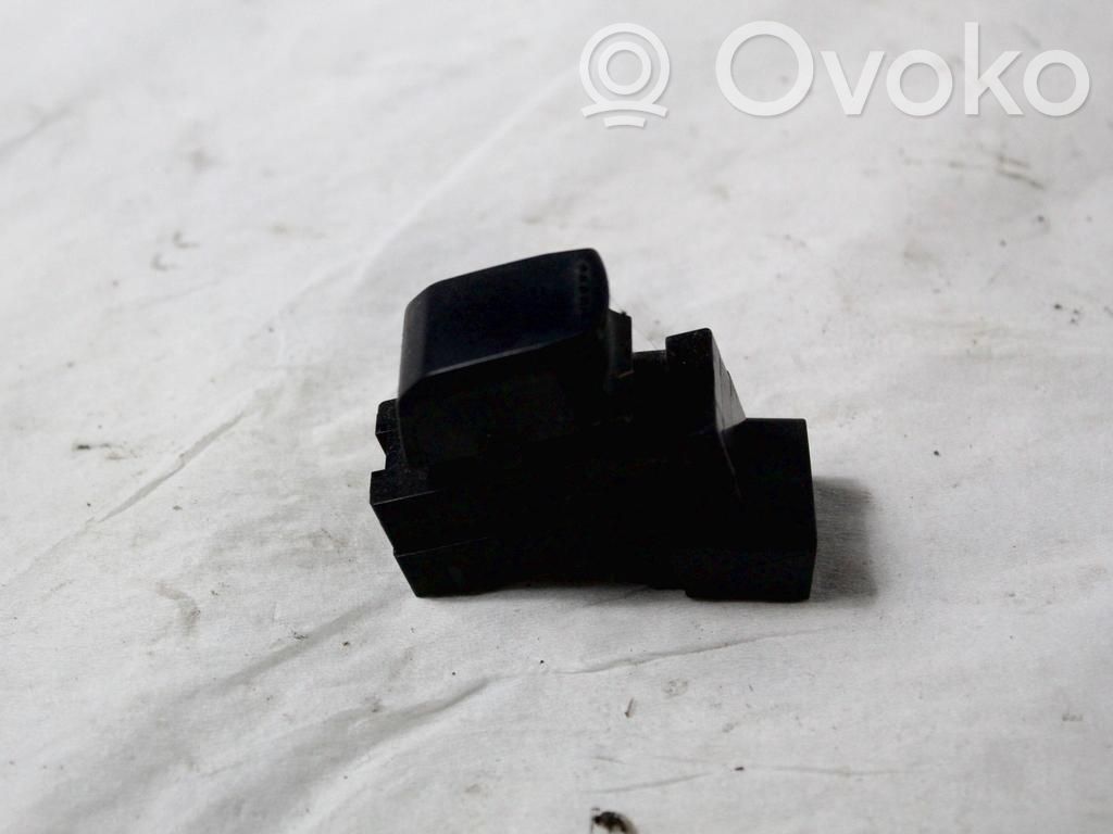 Interruptor del elevalunas eléctrico   3799562J00000