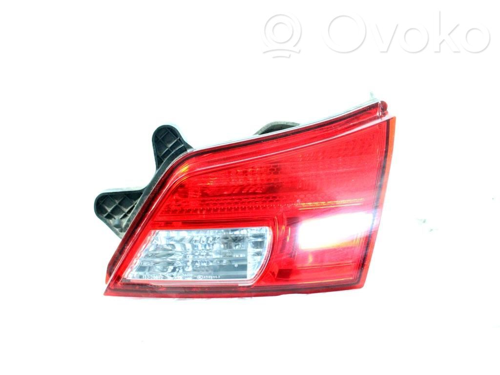 Subaru Legacy Luci posteriori