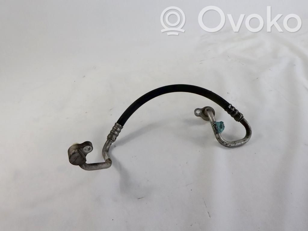 Ford Focus Ilmastointilaitteen putki (A/C) 