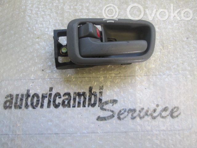 Toyota RAV 4 (XA20) Poignée inférieure de porte avant