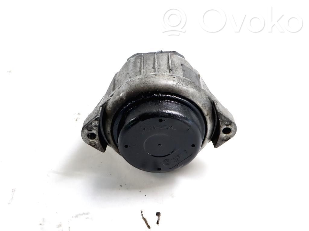 Engine mounting bracket   22116768799