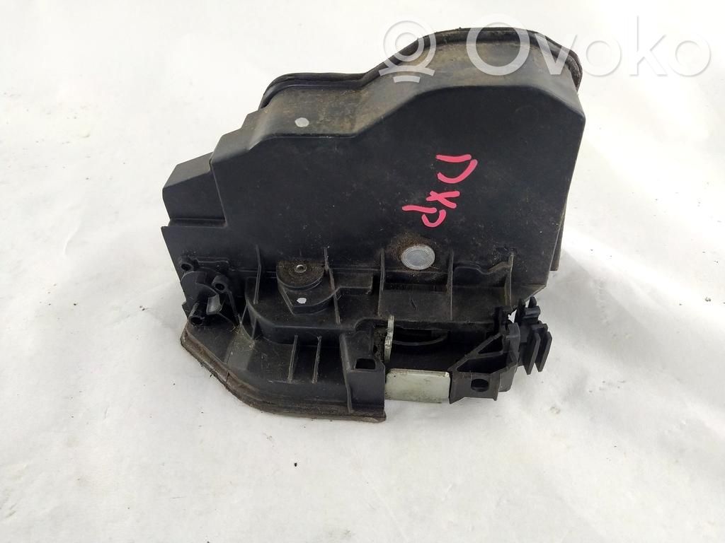Front door lock   7229460