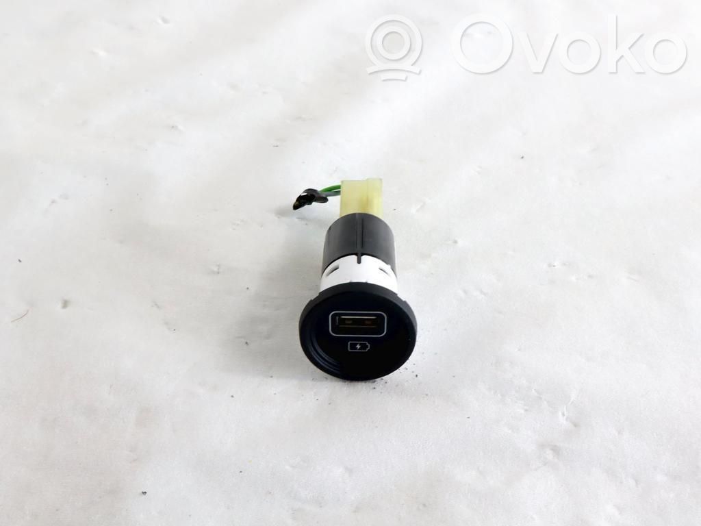 Enchufe conector USB   96125K2100
