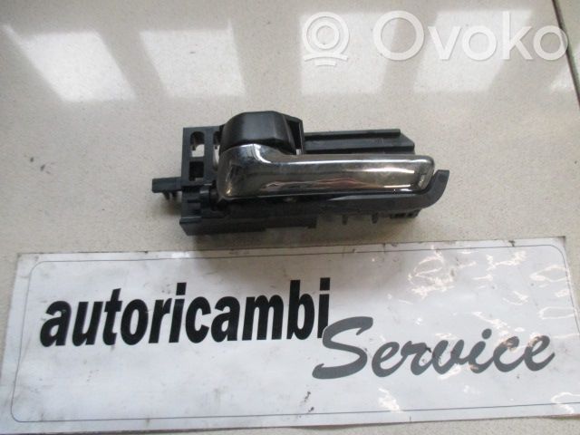 Fiat Sedici Poignée inférieure de porte avant 