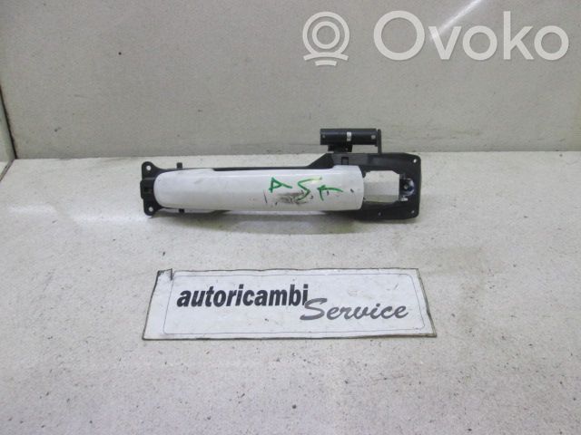Manecilla externa puerta trasera   8281263J0026U