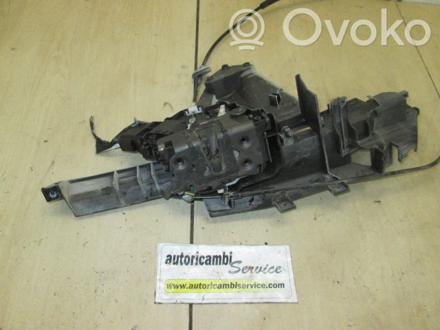 Ford Focus C-MAX Serratura portiera posteriore 