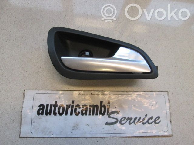 Manecilla interna puerta delantera   AM51U22600BDW