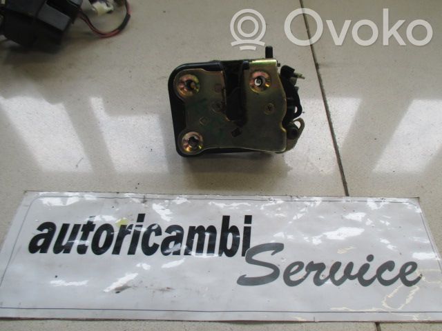Zamek drzwi tylnych   05027075AF