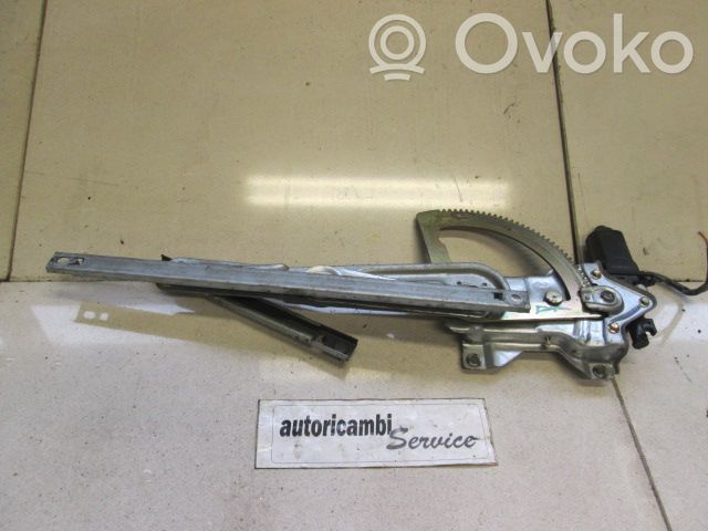 Regulador de puerta trasera con motor   834603E000
