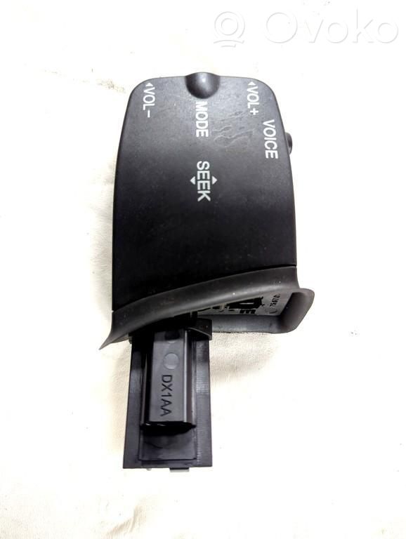 Ford Focus Pulsanti/interruttori sul volante
