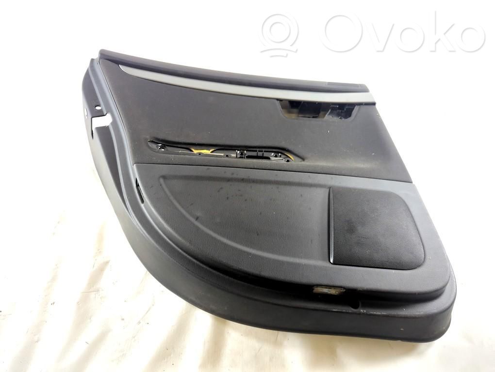 Audi A4 S4 B7 8E 8H Takaoven verhoilu