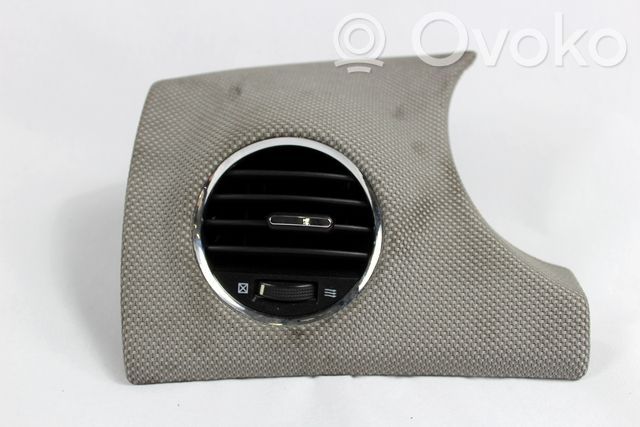 Chevrolet Cruze Moldura protectora de la rejilla de ventilación lateral del panel 