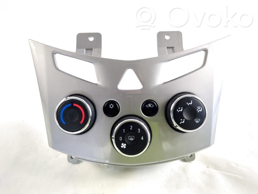 Chevrolet Trax Climate control unit 