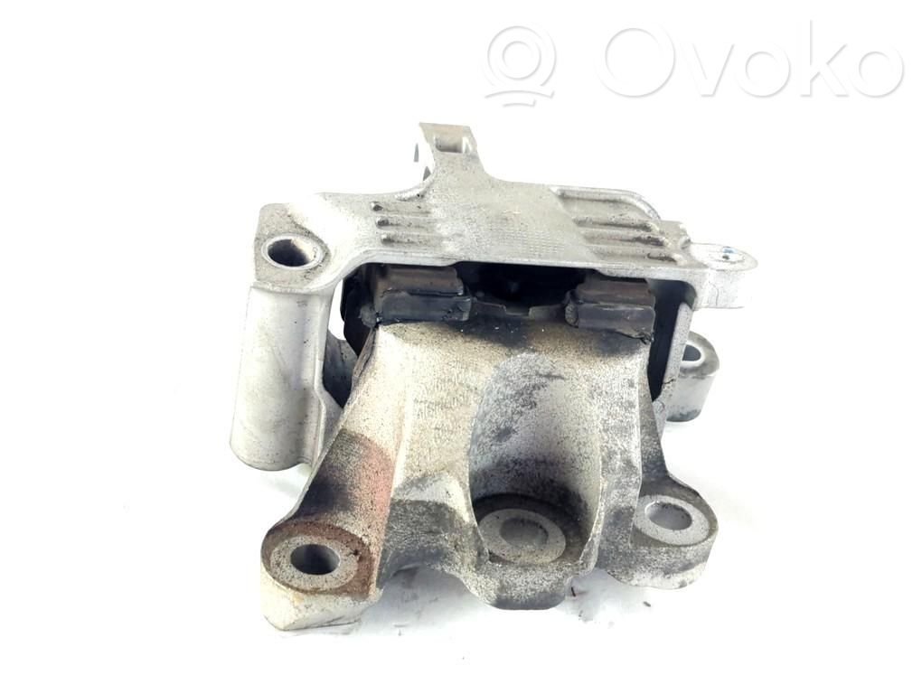 Volvo XC40 Gearbox mounting bracket 