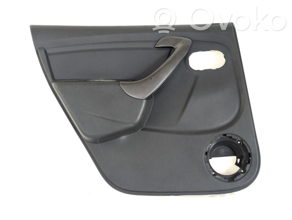 Moldura del tarjetero de la puerta trasera