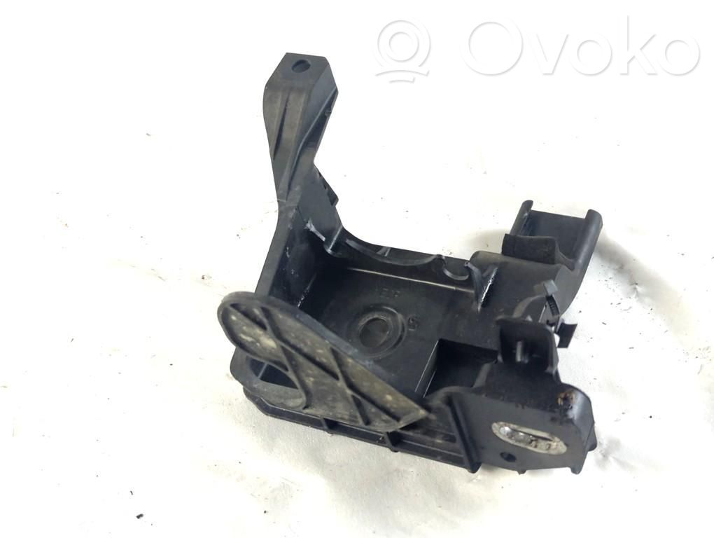 Engine mounting bracket   13270689