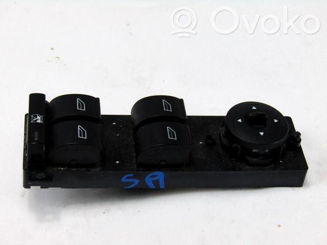 Interrupteur commade lève-vitre   7M5T14A132AB
