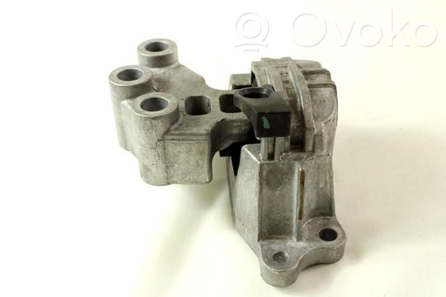 Fiat 500X Engine mounting bracket 