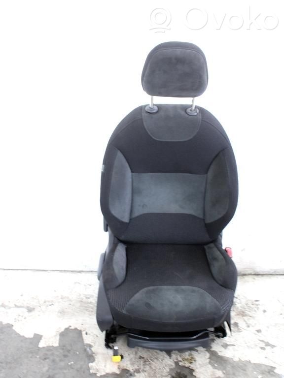 Citroen C3 Etumatkustajan istuin 