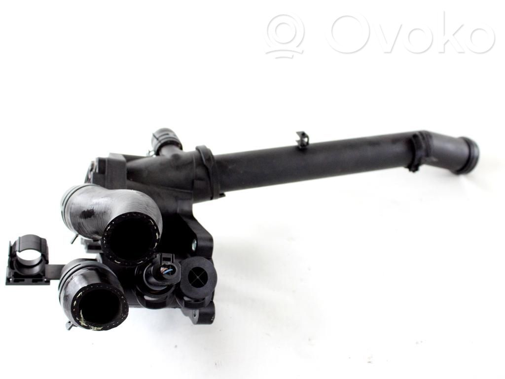 Volkswagen Polo IV 9N3 Boîtier de thermostat / thermostat 