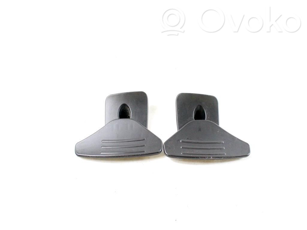 Comutator/buton schimbător de viteze   8X237L074AA
