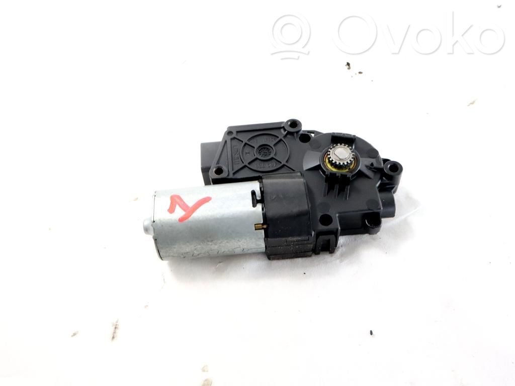 Mercedes-Benz C W204 Motor/actuator trapă 