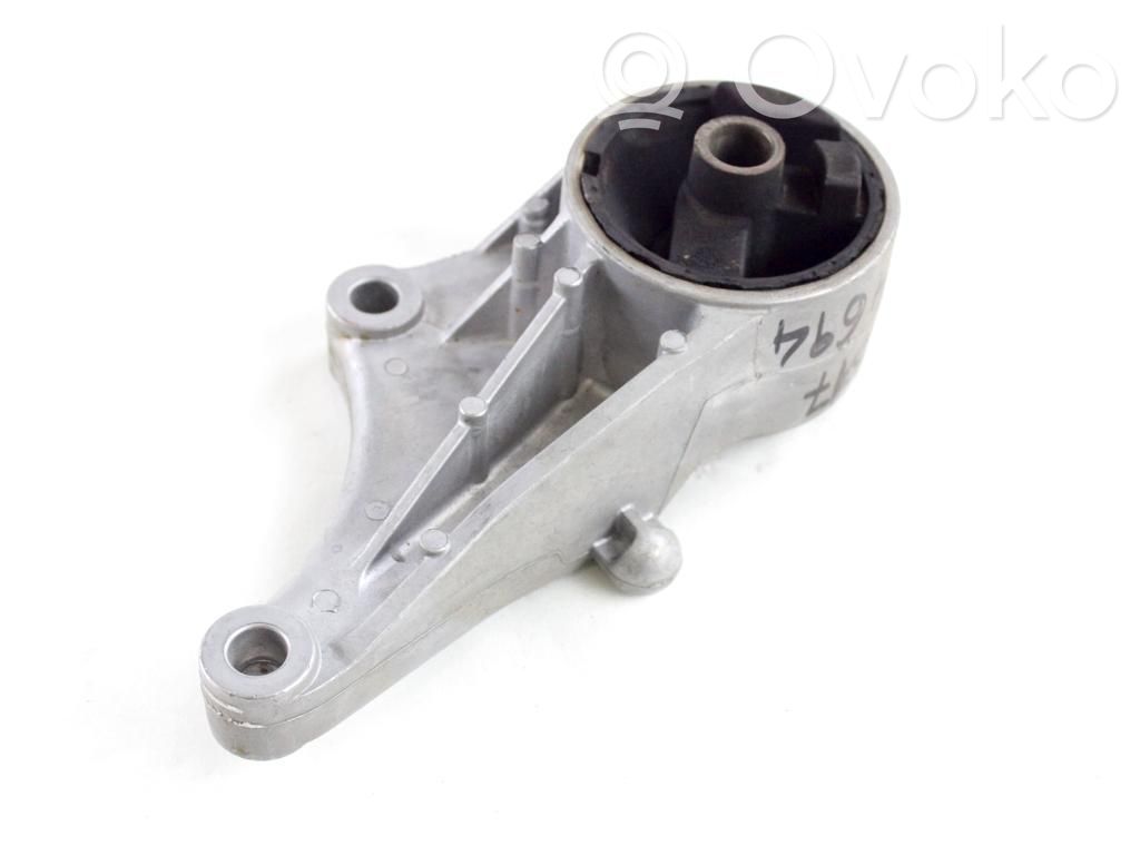 Engine mounting bracket   90575186
