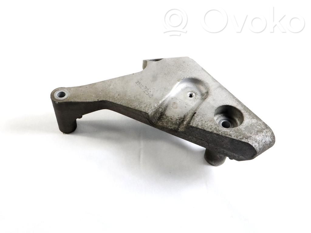 Engine mounting bracket   22937294