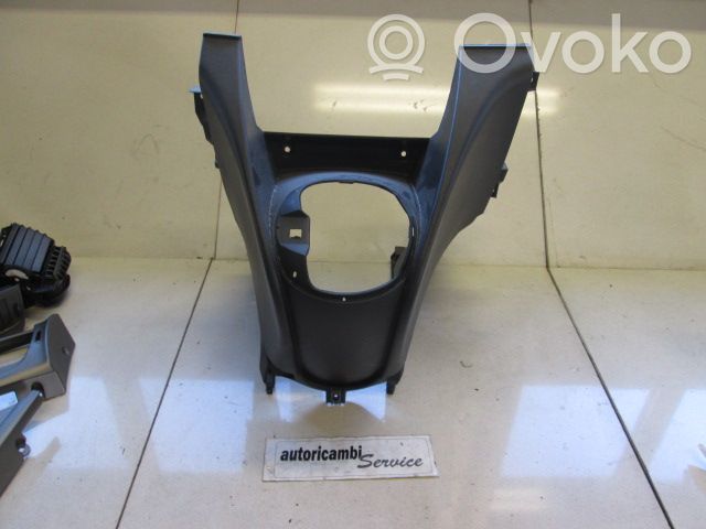 Lancia Ypsilon Kita centrinė konsolės (tunelio) detalė 