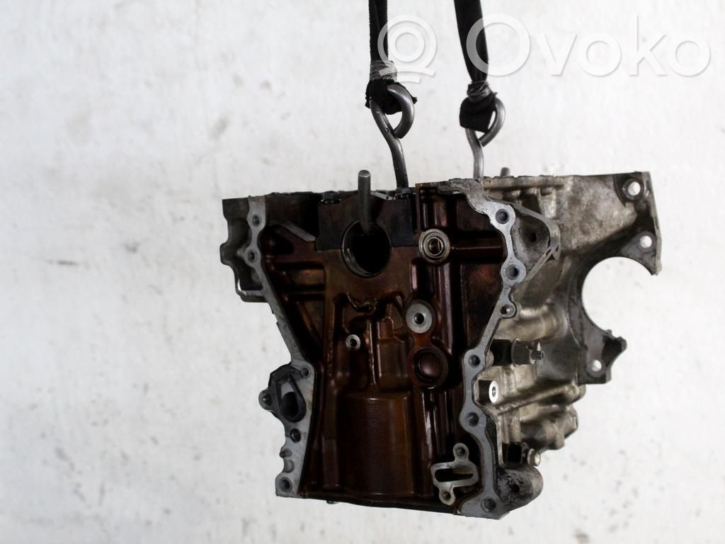 Engine head   1610276380