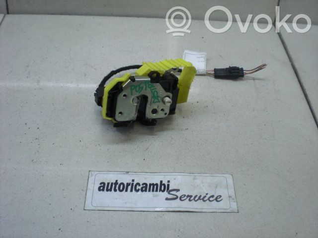Fiat Fiorino Zamek drzwi przednich 