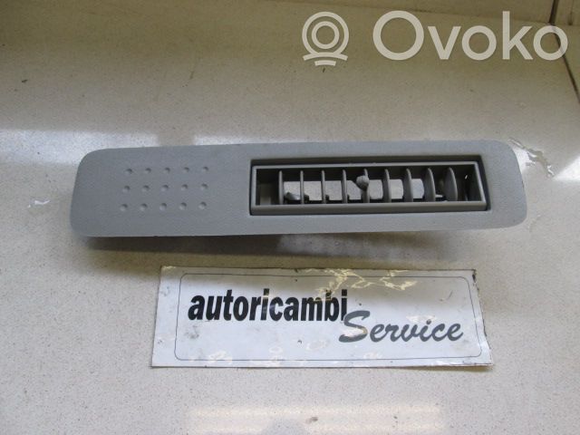 Toyota Avensis Verso Grilă ventilație/ramă laterală bord