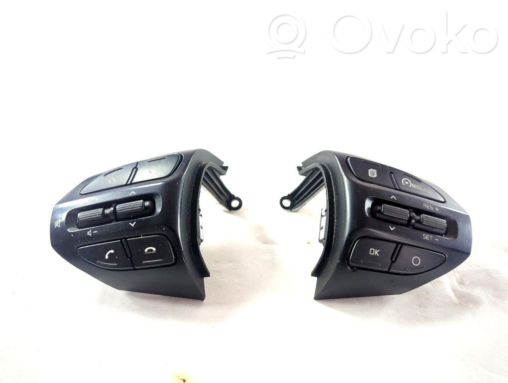 KIA Stonic Interruptores/botones de la columna de dirección 