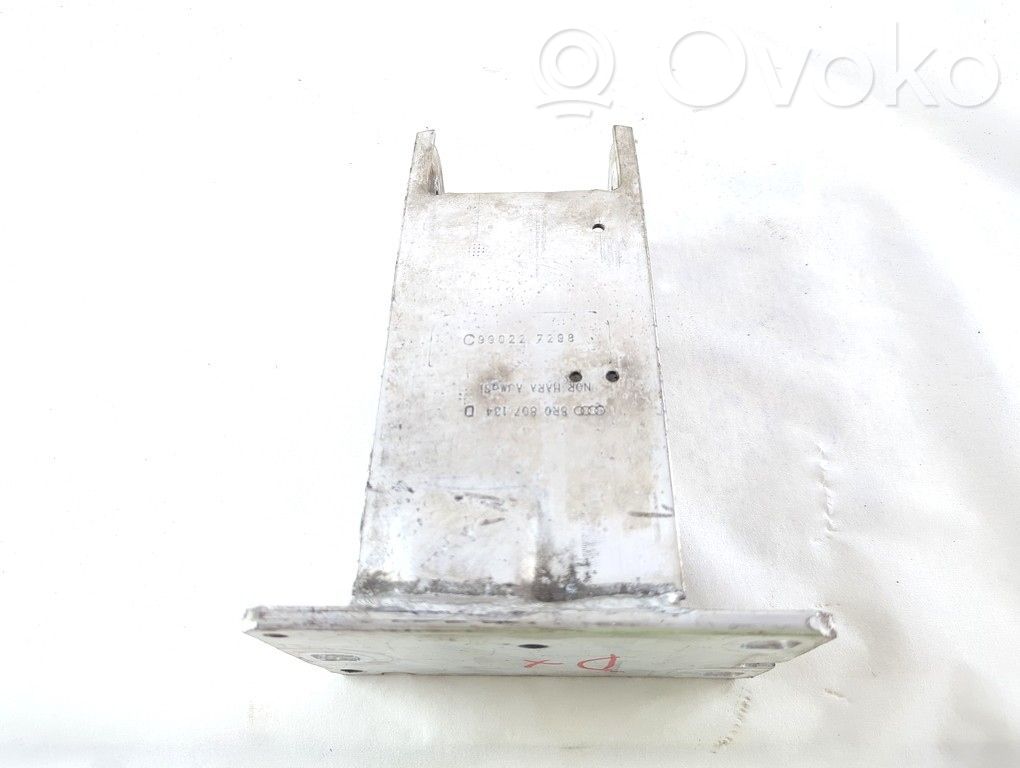 Cits aizmugures šasijas elements   8R0807134D