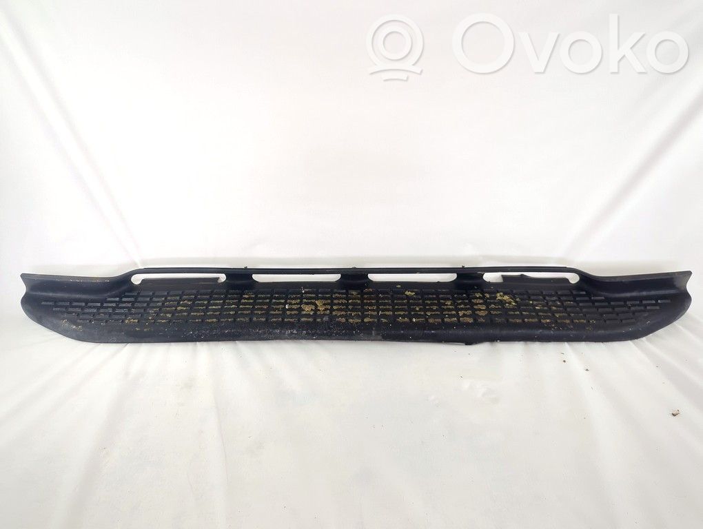 Iveco Daily 4th gen Enjoliveur de pare-chocs arrière