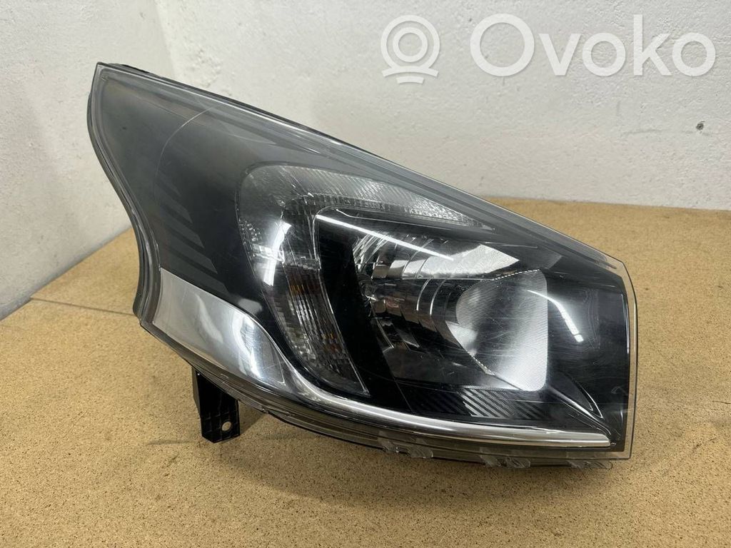 Opel Vivaro Scheinwerfer 